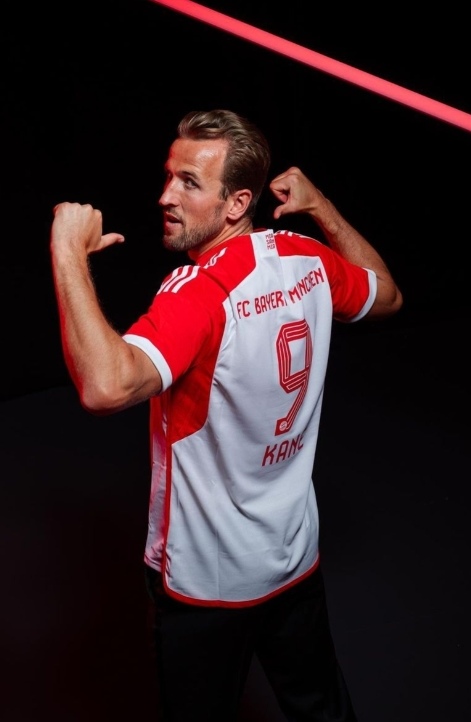 케인, 바이에른 뮌헨 입단 등번호 9번 케인, 바이에른 뮌헨 입단 등번호 9번