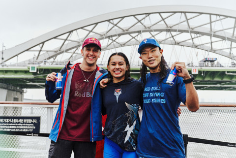 서울 다이브 단체 사진_에이든 헤슬롭, 젠시아 펜니시, 최병화